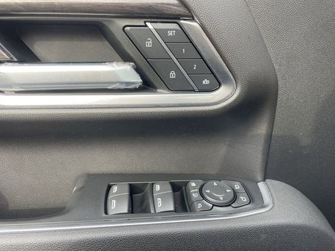 Used 2025 Chevrolet Silverado 2500 LTZ w/ LTZ Premium Package image 13