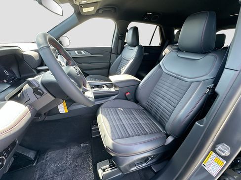 New 2026 Ford Explorer ST-Line w/ ST-Line Street Pack RWD image 15