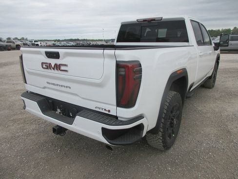 New 2026 GMC Sierra 2500 AT4 w/ AT4 Premium Plus Package AWD/4WD image 4