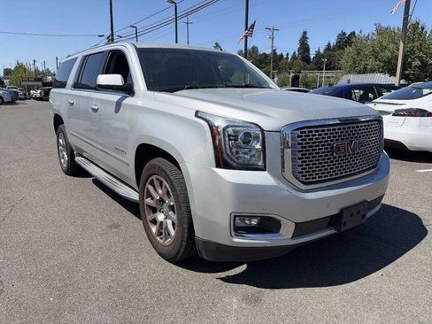 Used 2015 GMC Yukon XL Denali w/ Touring Package AWD/4WD image 4