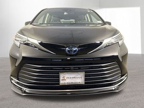 Used 2022 Toyota Sienna Platinum image 28