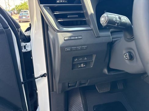 Used 2026 Lexus GX 550 w/ Accessory Package (31) AWD/4WD image 13