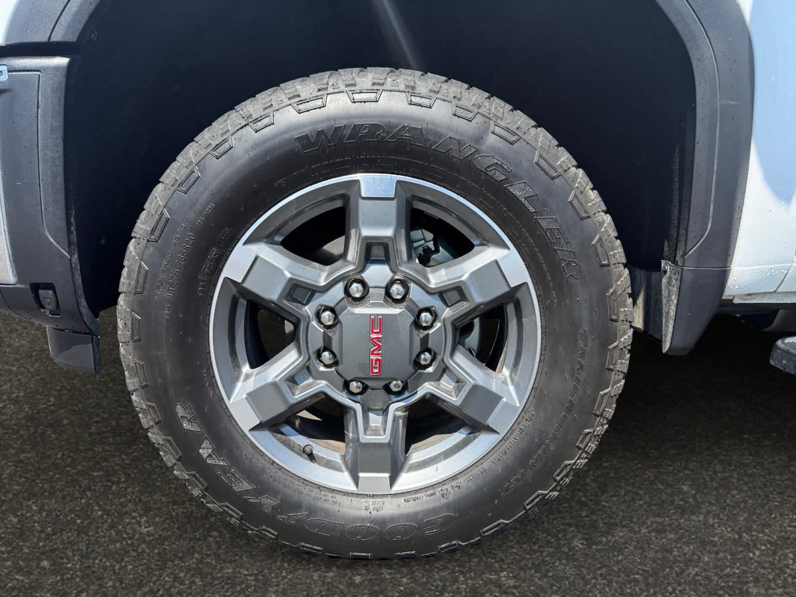 Used 2026 GMC Sierra 2500 SLT w/ SLT Premium Package AWD/4WD image 14