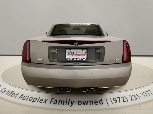 Used 2005 Cadillac XLR RWD image 6