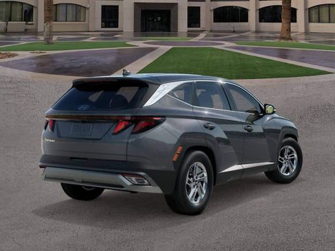 New 2026 Hyundai Tucson SE image 4