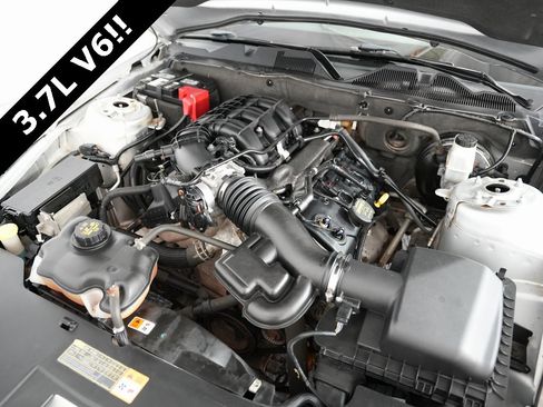 Used 2012 Ford Mustang Coupe image 41