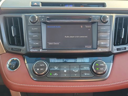 Used 2015 Toyota RAV4 Limited image 17