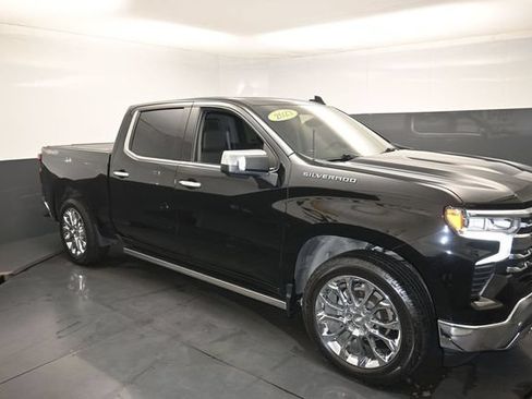 Used 2023 Chevrolet Silverado 1500 LTZ w/ LTZ Premium Package AWD/4WD image 30