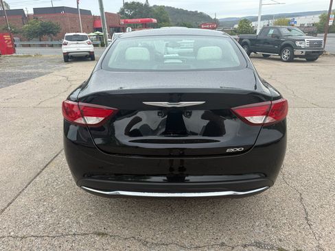 Used 2015 Chrysler 200 Limited image 12