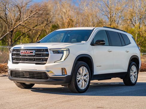 Used 2024 GMC Acadia Elevation image 3