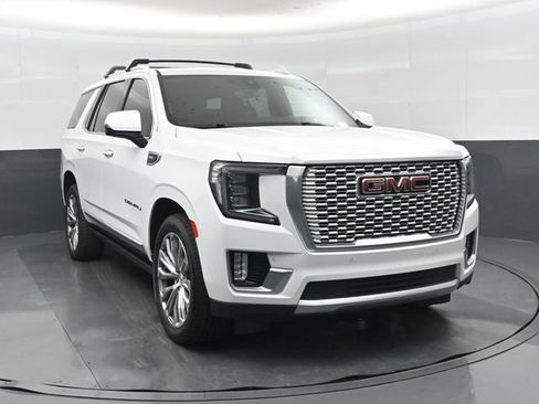 Used 2021 GMC Yukon Denali w/ Denali Premium Package image 10