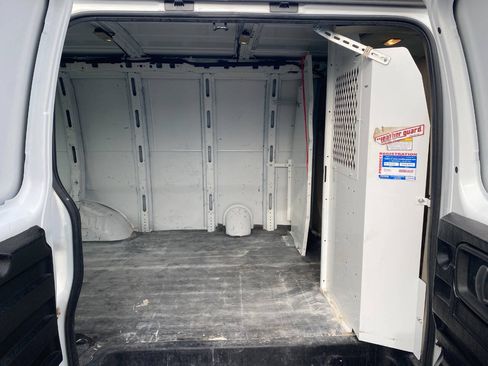 Used 2019 Chevrolet Express 2500 w/ Driver Convenience Package RWD image 21