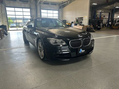 Used 2013 BMW 750i xDrive AWD/4WD image 4