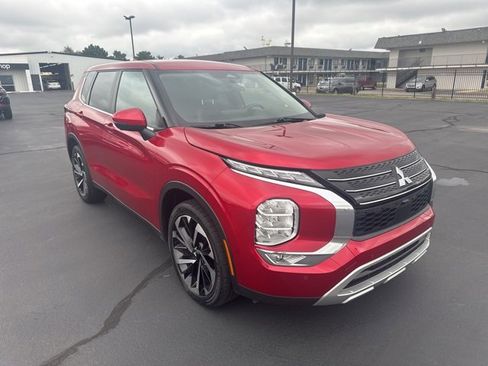 Used 2024 Mitsubishi Outlander FWD image 1