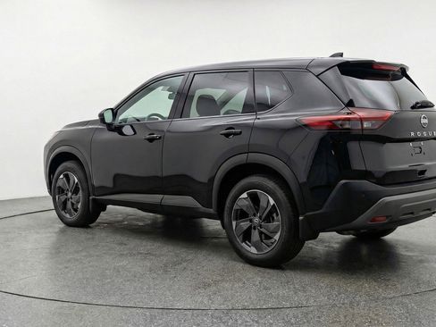 Used 2025 Nissan Rogue SV FWD image 6
