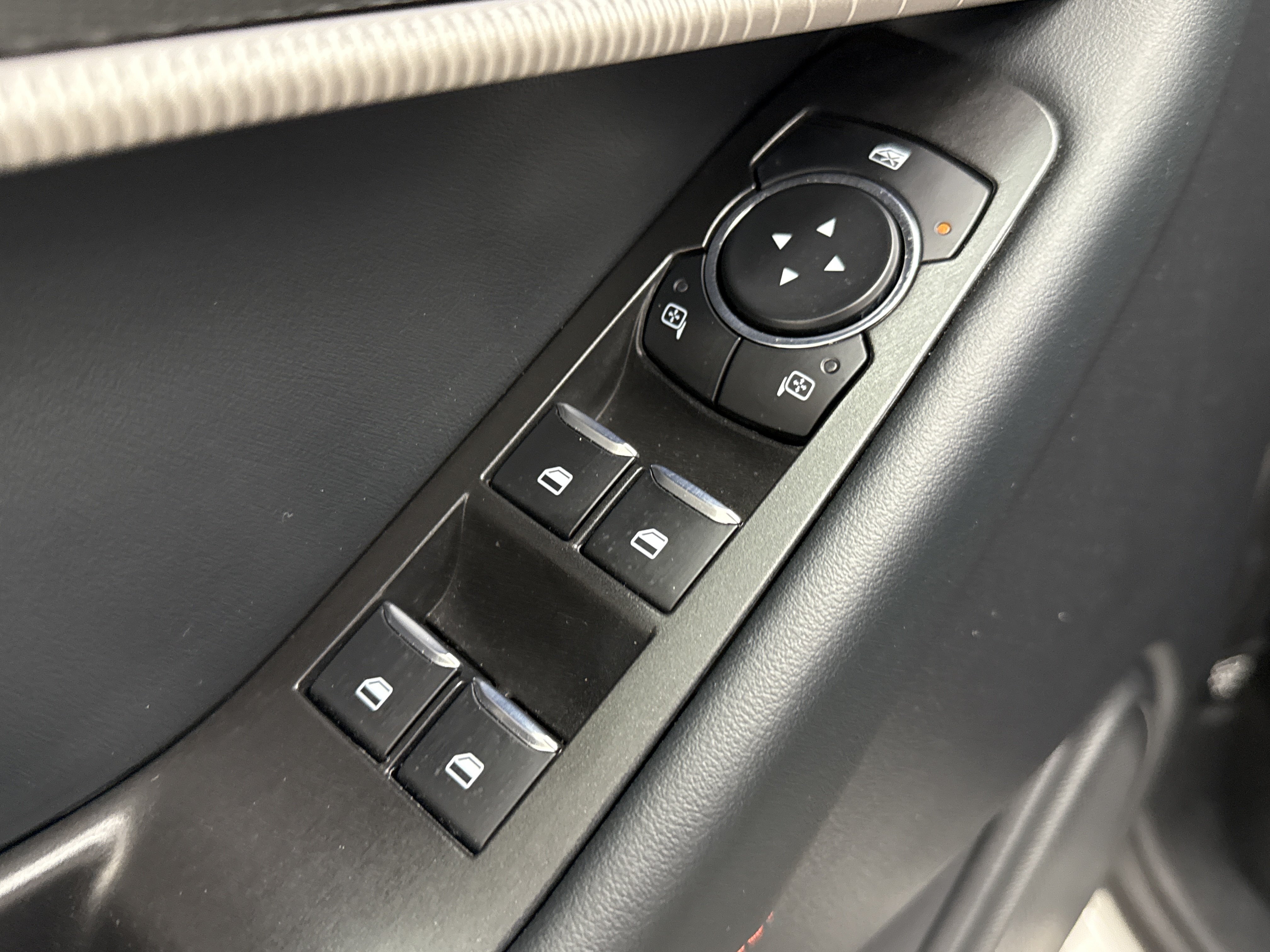 Used 2025 Ford Explorer ST-Line AWD/4WD image 11