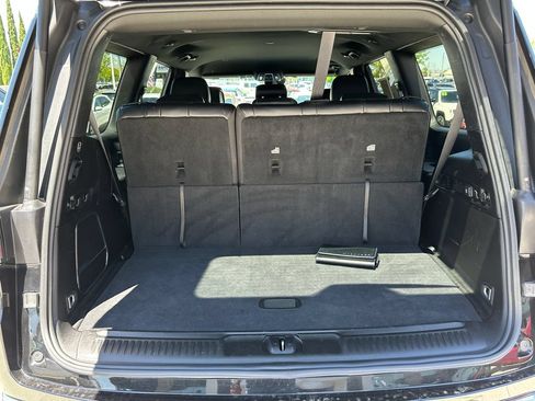 Certified 2024 Jeep Wagoneer Series II w/ Flexible Seating Group RWD image 21