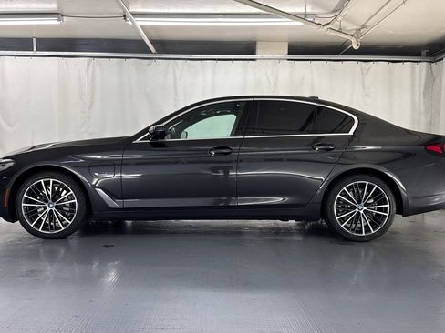 Used 2023 BMW 530e w/ Convenience Package RWD image 2