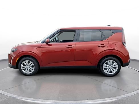 Used 2025 Kia Soul LX FWD image 5