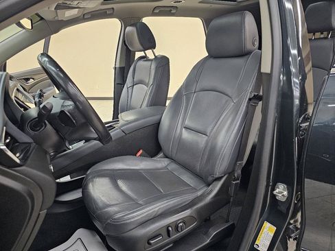 Used 2018 Buick Enclave Premium w/ Experience Buick Package FWD image 17