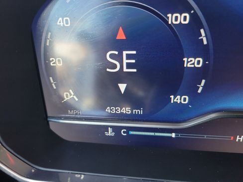 Used 2024 Chevrolet Silverado 3500 LT w/ Convenience Package image 31