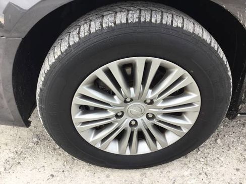 Used 2015 Chrysler Town & Country Touring-L w/ Driver Convenience Group image 10