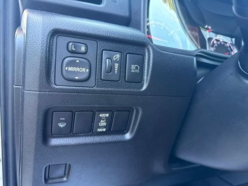 Used 2021 Toyota 4Runner Venture w/ Moonroof Package AWD/4WD image 25