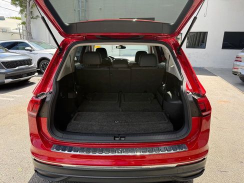 Used 2023 Volkswagen Tiguan SE FWD image 11