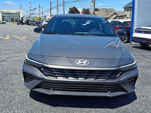 Certified 2025 Hyundai Elantra Sport FWD image 2