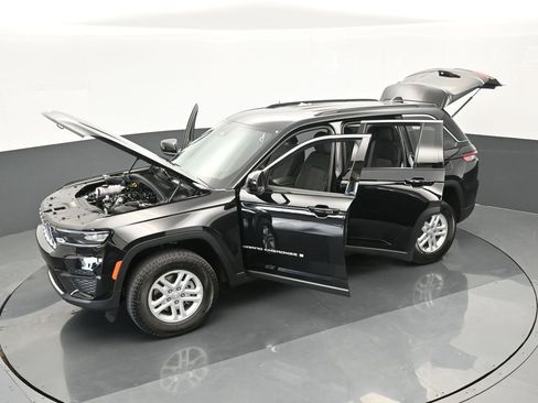 Used 2024 Jeep Grand Cherokee Laredo w/ Trailer Tow Package image 53