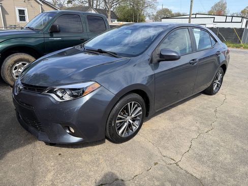 Used 2016 Toyota Corolla LE image 1