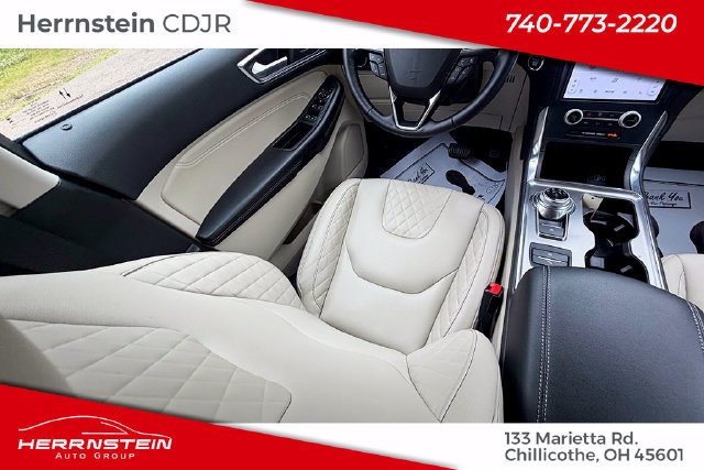 Used 2023 Ford Edge Titanium AWD/4WD image 12