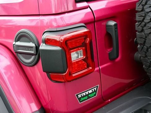 Used 2022 Jeep Wrangler Unlimited Rubicon w/ Xtreme Recon 35" Tire Package image 13