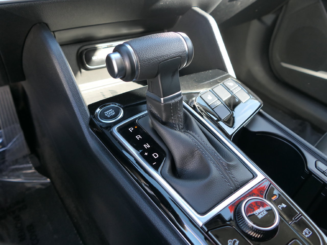 Certified 2025 Kia Sportage EX FWD image 24
