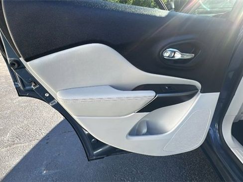 Used 2021 Jeep Cherokee Limited w/ Elite Package image 36