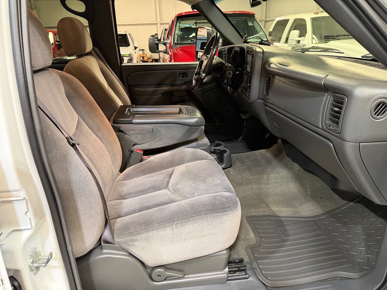 Used 2007 GMC Sierra 2500 SLE w/ Heavy-Duty Power Package AWD/4WD image 29