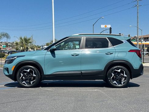 Used 2024 Kia Seltos EX FWD image 2
