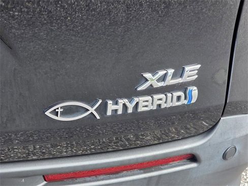Used 2022 Toyota Sienna XLE image 33