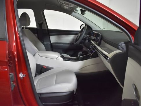 Used 2025 Hyundai Tucson SEL FWD image 34