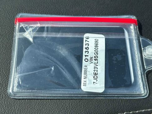 New 2025 Volvo EX90 Ultra image 37