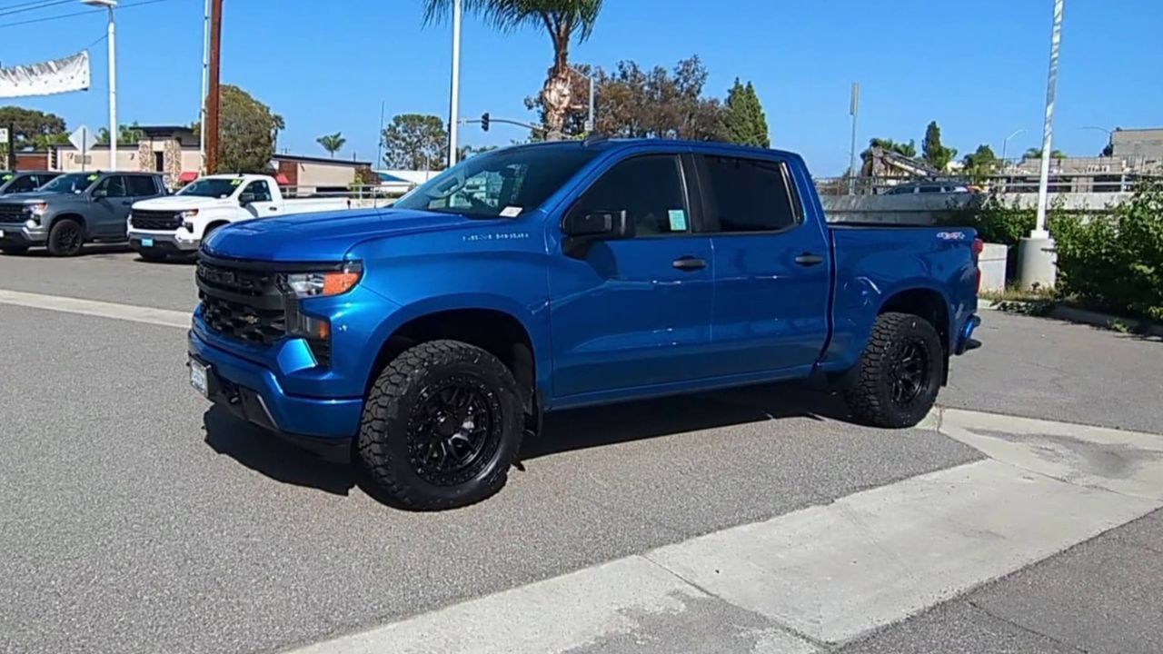 Used 2022 Chevrolet Silverado 1500 Custom AWD/4WD image 4