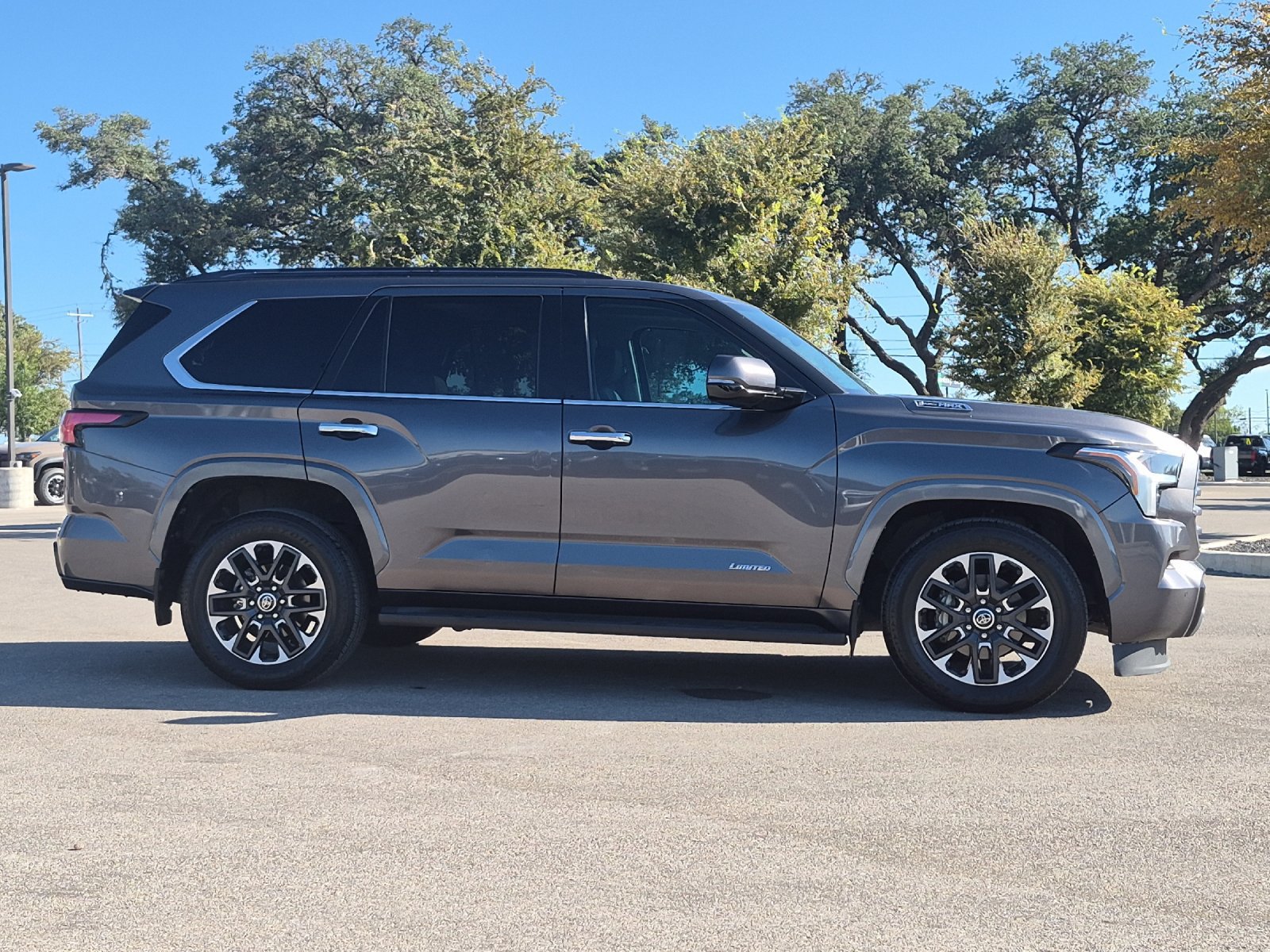 Certified 2023 Toyota Sequoia Limited w/ Tow Technology Package AWD/4WD image 6
