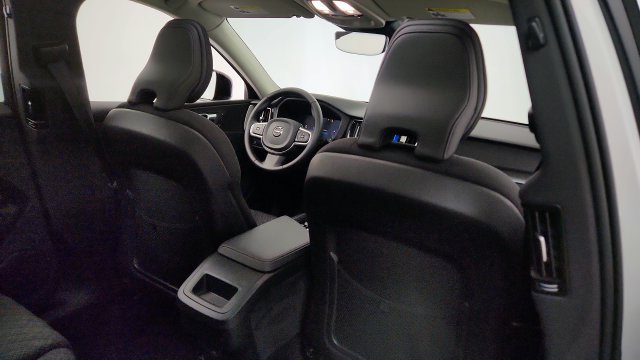 Used 2025 Volvo XC60 B5 Core AWD/4WD image 43