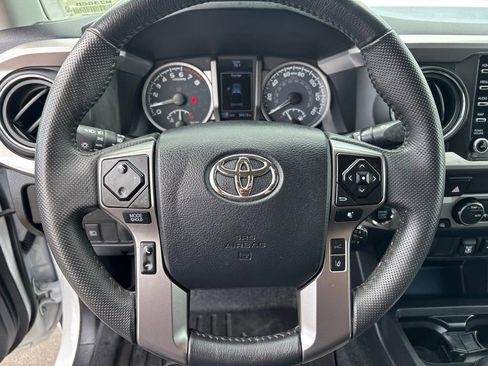Used 2023 Toyota Tacoma SR5 RWD image 13
