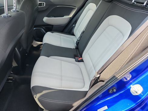 Used 2022 Hyundai Venue SEL FWD image 13