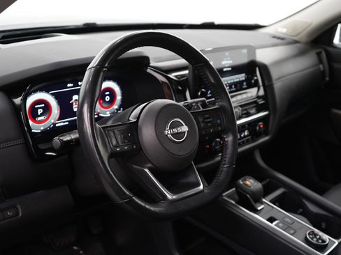 Used 2023 Nissan Pathfinder Platinum image 24