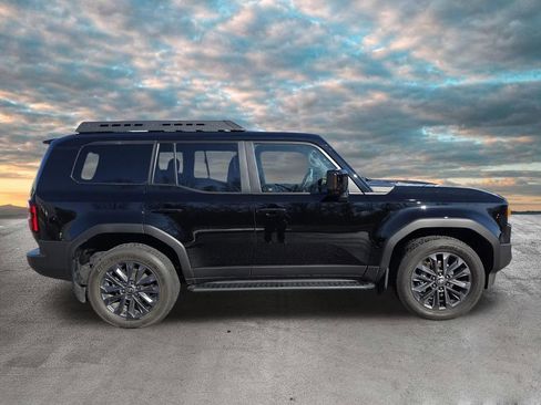 Used 2025 Toyota Land Cruiser image 10