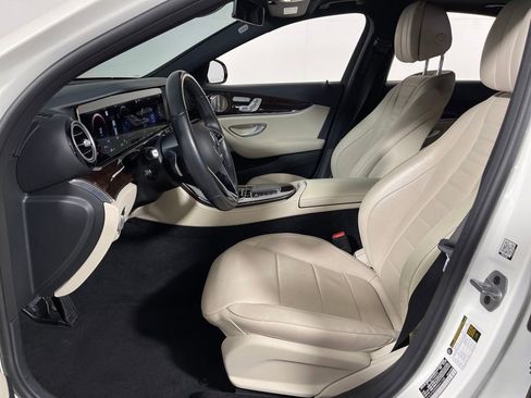 Used 2022 Mercedes-Benz E 450 4MATIC Sedan image 11
