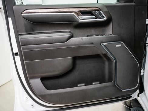 Used 2022 Chevrolet Silverado 1500 LTZ image 18