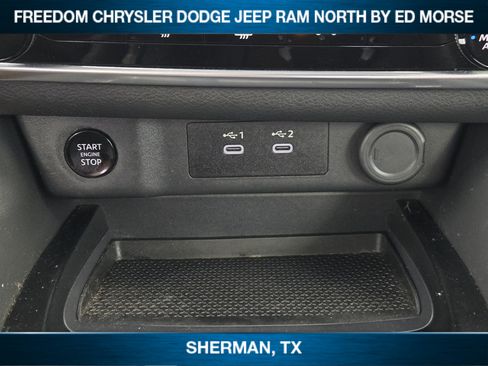 Used 2024 Nissan Rogue S FWD image 14